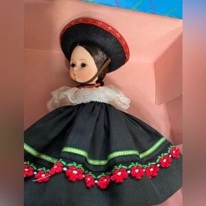 Madame Alexander Collector Doll - Mexico Themed 550